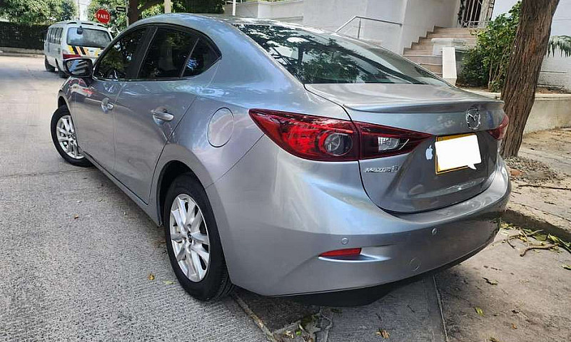 Vendo Mazda 3 Tourin...