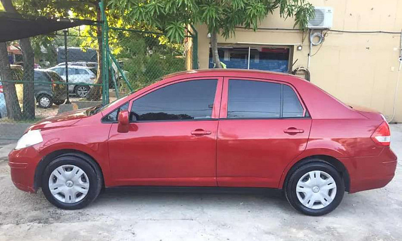 Nissan Tiida Mio 1.8...