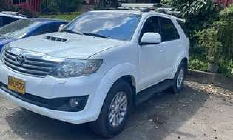 Fortuner Excelente E...