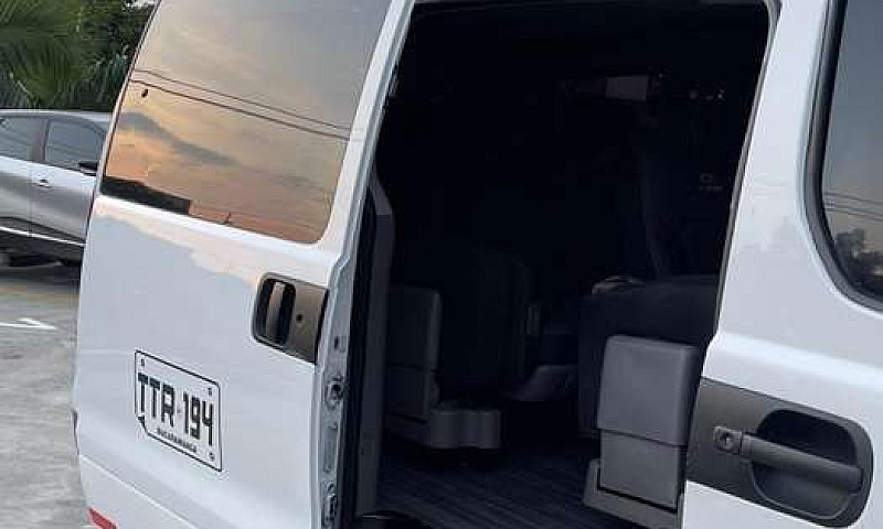 Hermosa Hyundai H1 G...
