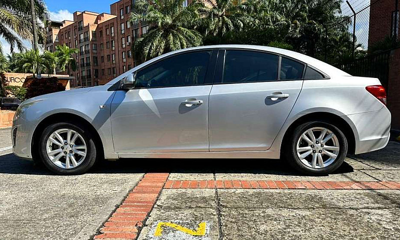 Vendo Chevrolet Cruz...