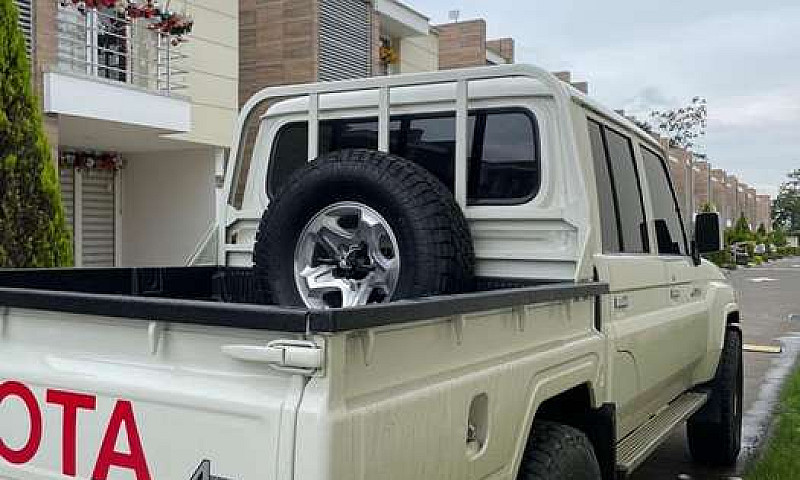 Toyota Land Cruiser ...