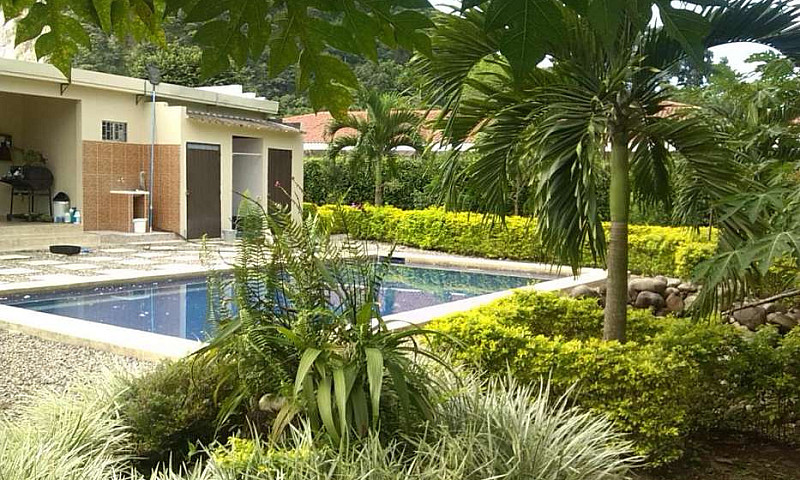 Casa Campestre, A Ci...