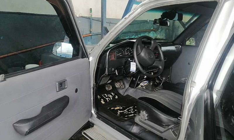 Toyota Hillux 22R Do...
