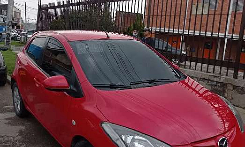 Vendo Mazda2 Hatcbac...