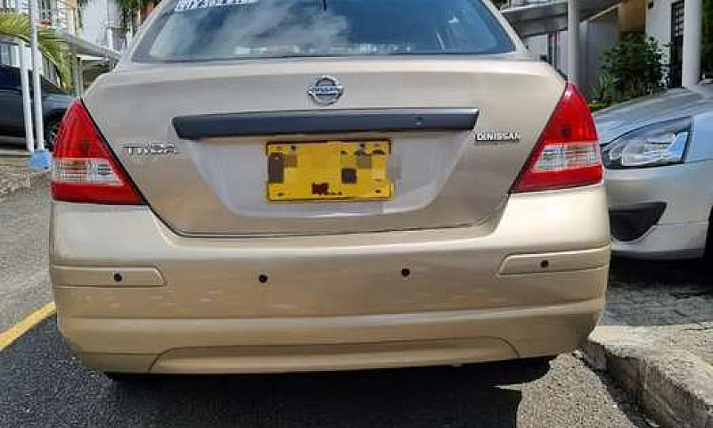 Nissan Tiida 2012 Me...