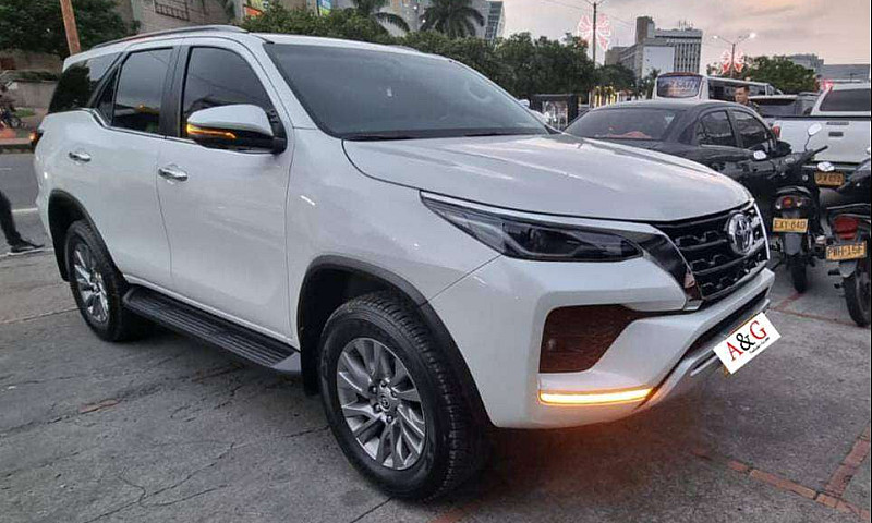 Toyota Fortuner Srv ...