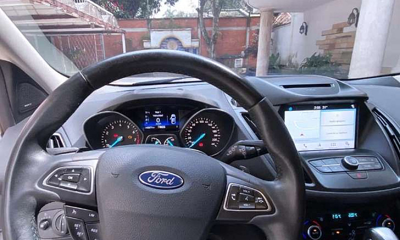 Ford Escape-Titanium...