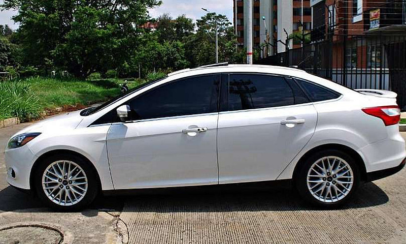 Ford Focus Titanium...