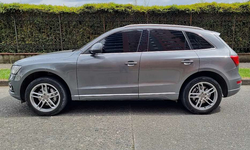 Audi Q5 3.0 T Gasoli...