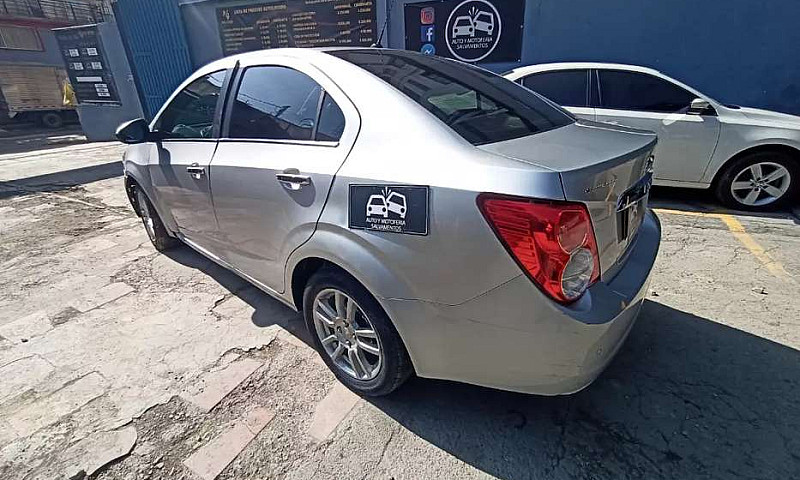 Chevrolet Sonic 2013...