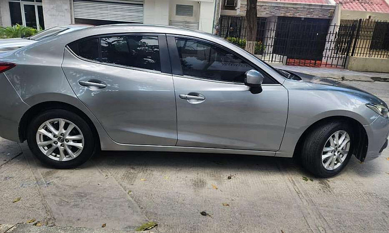 Vendo Mazda 3 Tourin...