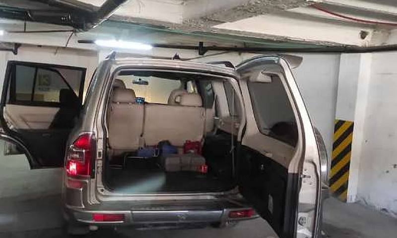 Mitsubishi Montero M...