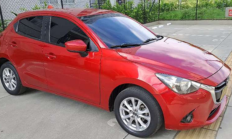 Se Vende Mazda 2...
