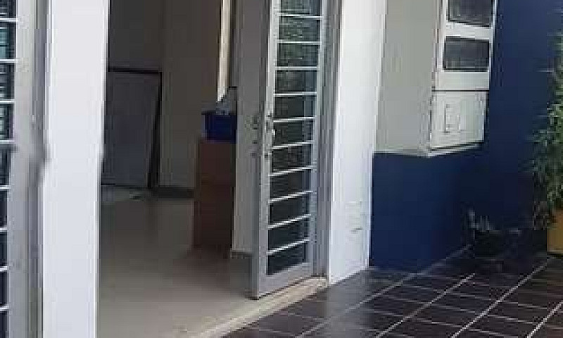 Se Arrienda Oficina...