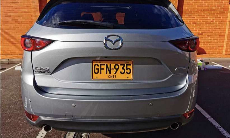 Suv - Mazda Cx5...