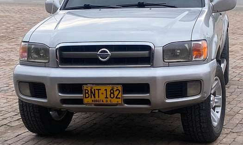 Vendo Nissan Pathfin...