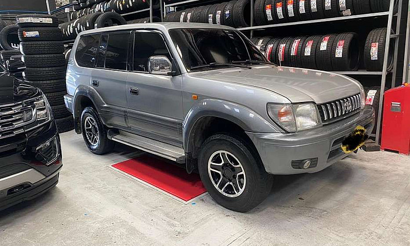 Vendo Toyota Prado E...