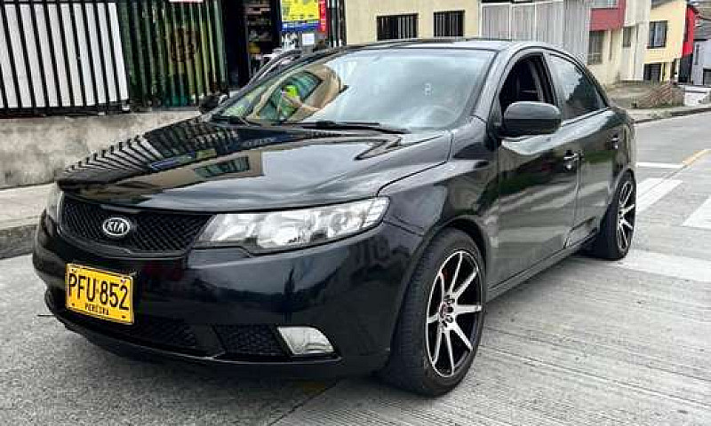 Vendo Kia Cerato...