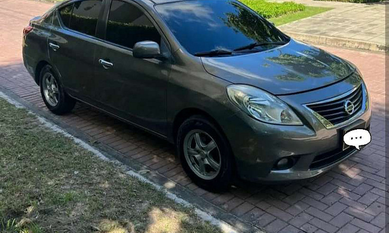 Nissan Versa Automát...