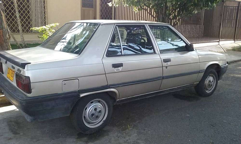 Renault  9  Super 1....