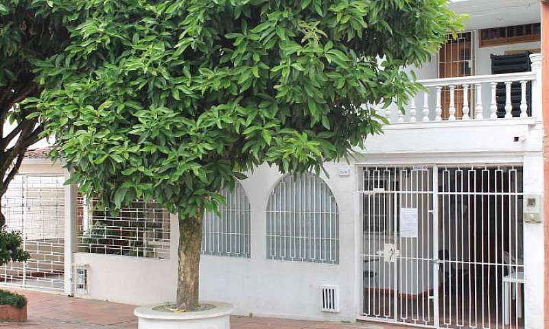 Casa Dos Pisos, Vill...