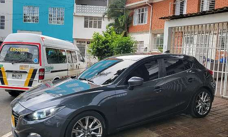 Mazda 3 Touring 2017...