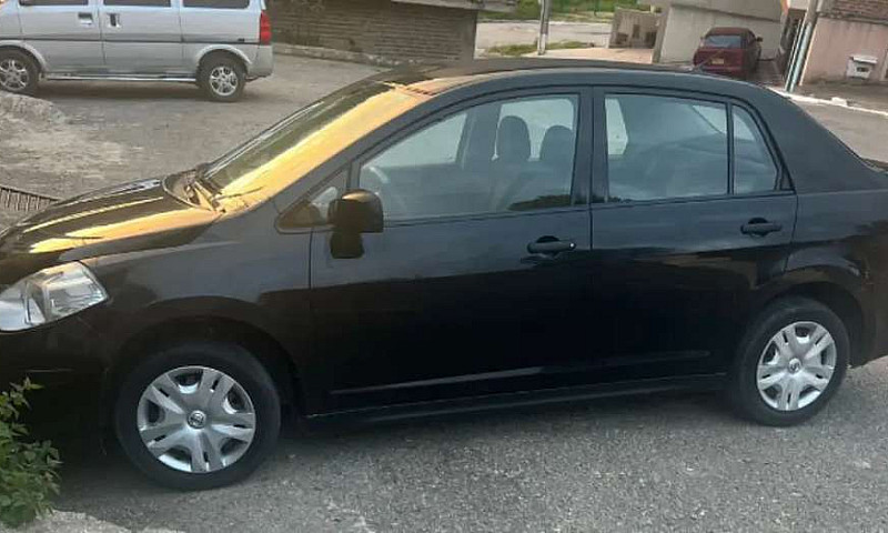 Vendo Nissan Tiida 2...