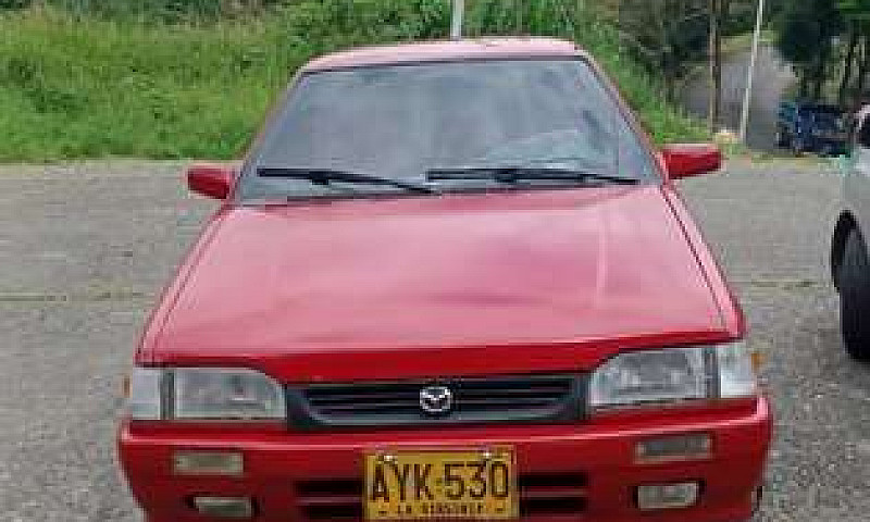 Se Vende Mazda 323 C...