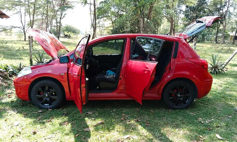 Nissan Tiida 2008...