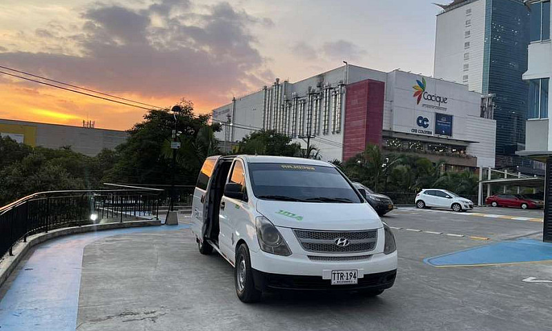 Hermosa Hyundai H1 G...