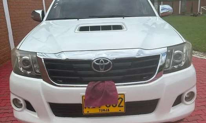 Toyota Hilux Vigo 20...