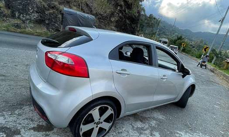 Vendo Hermoso Kia Ri...