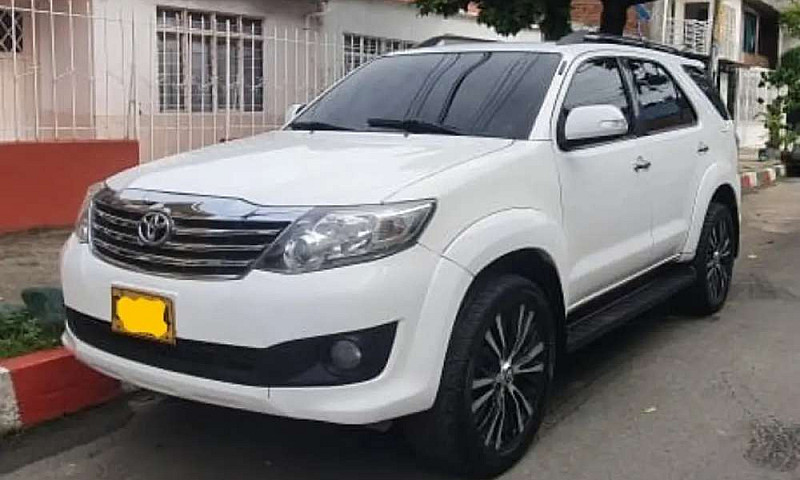 Toyota Fortuner 2012...