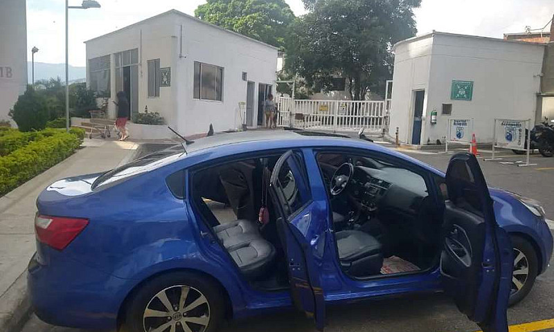 Vendo Kia Río Excele...