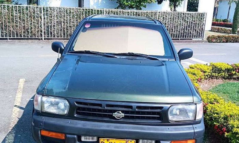Vendo Nissan Pathfin...