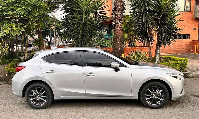 Mazda 3 Touring Hatc...