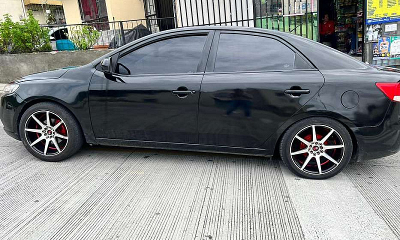 Vendo Kia Cerato...