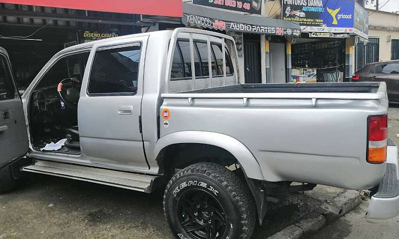 Toyota Hillux 22R Do...