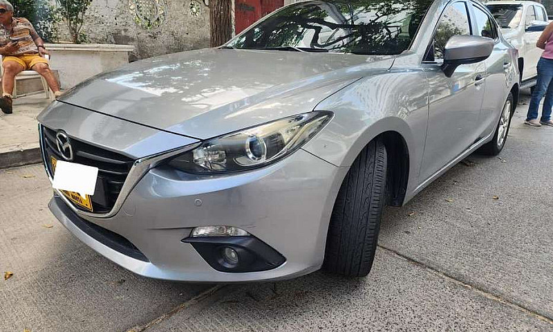 Vendo Mazda 3 Tourin...