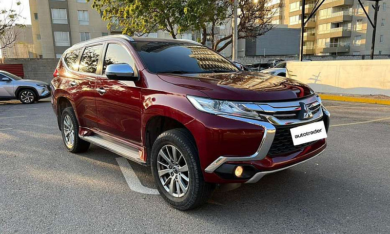 Mitsubishi Montero S...