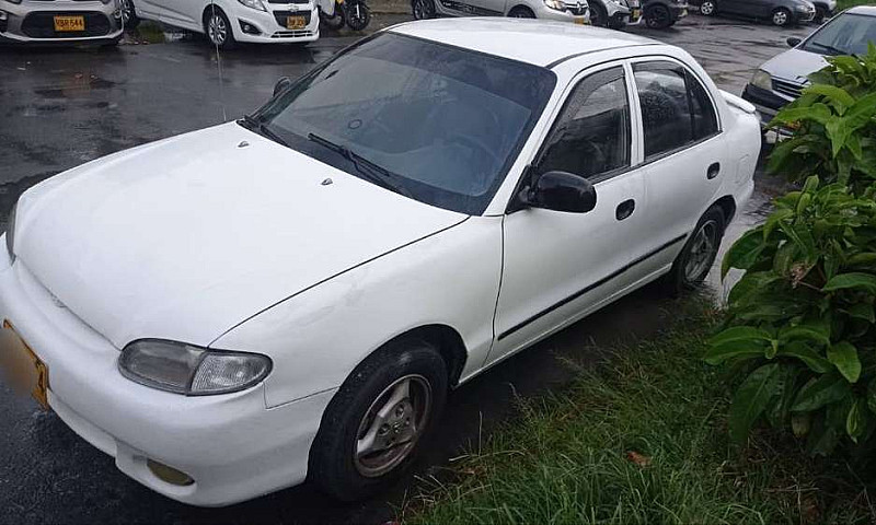 Carro Hyundai Accent...