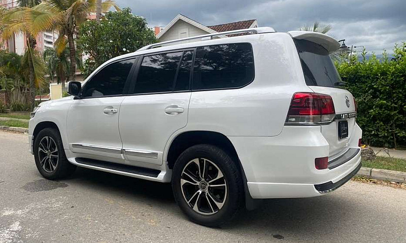 Toyota Land Cruiser ...