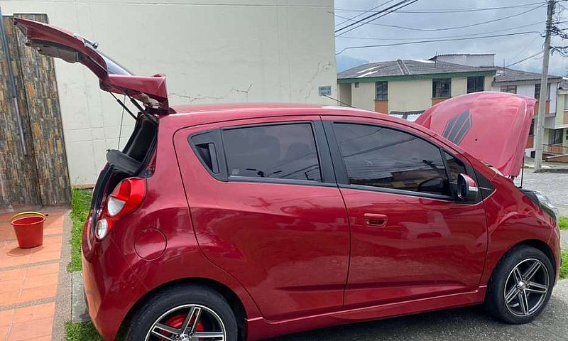 Vendo Spark Gt 2015...