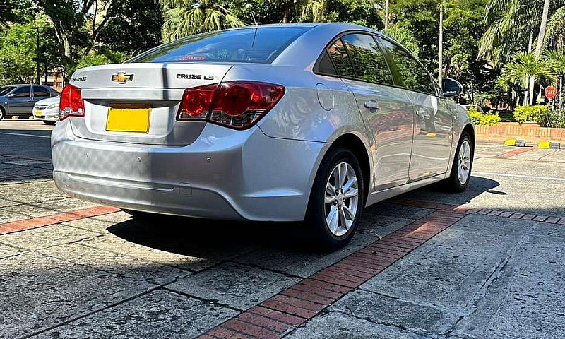 Vendo Chevrolet Cruz...
