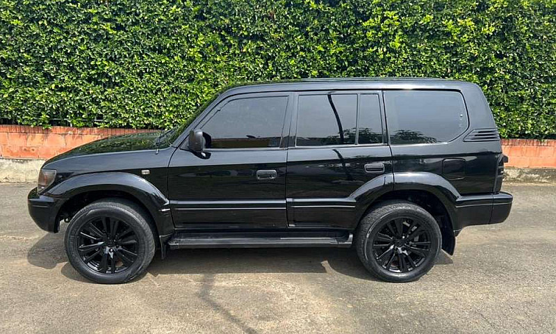 Toyota Land Cruiser ...