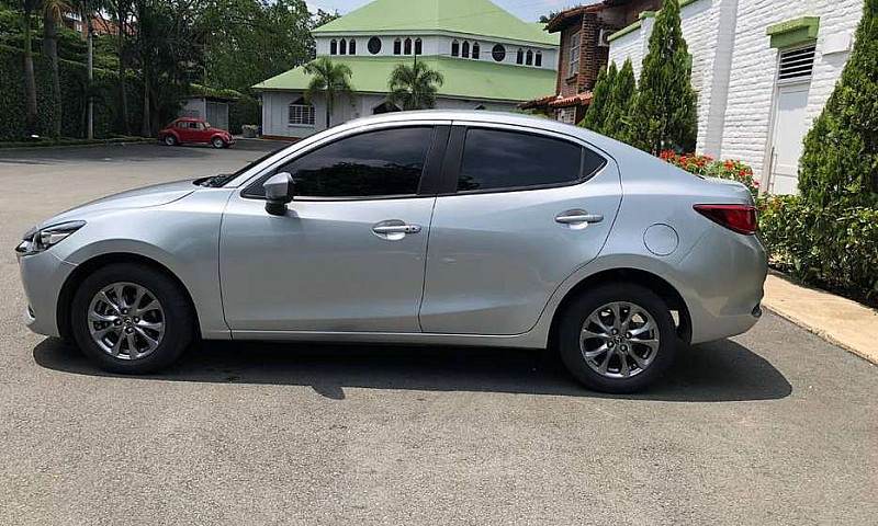 Mazda 2 Touring Mec ...