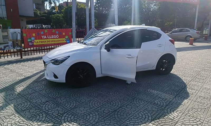 Mazda 2 Gran Touring...