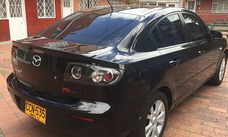 Excelente Mazda 3...