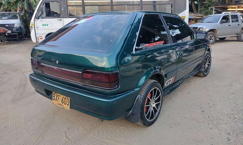 Mazda 323 Coupe Seri...